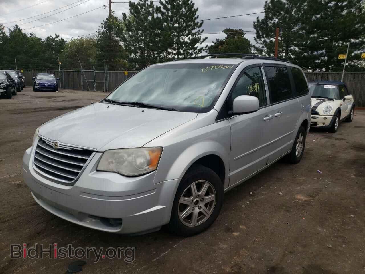 2008 CHRYSLER MINIVAN - VIN: 2A8HR54P38R105803 - Фото 2