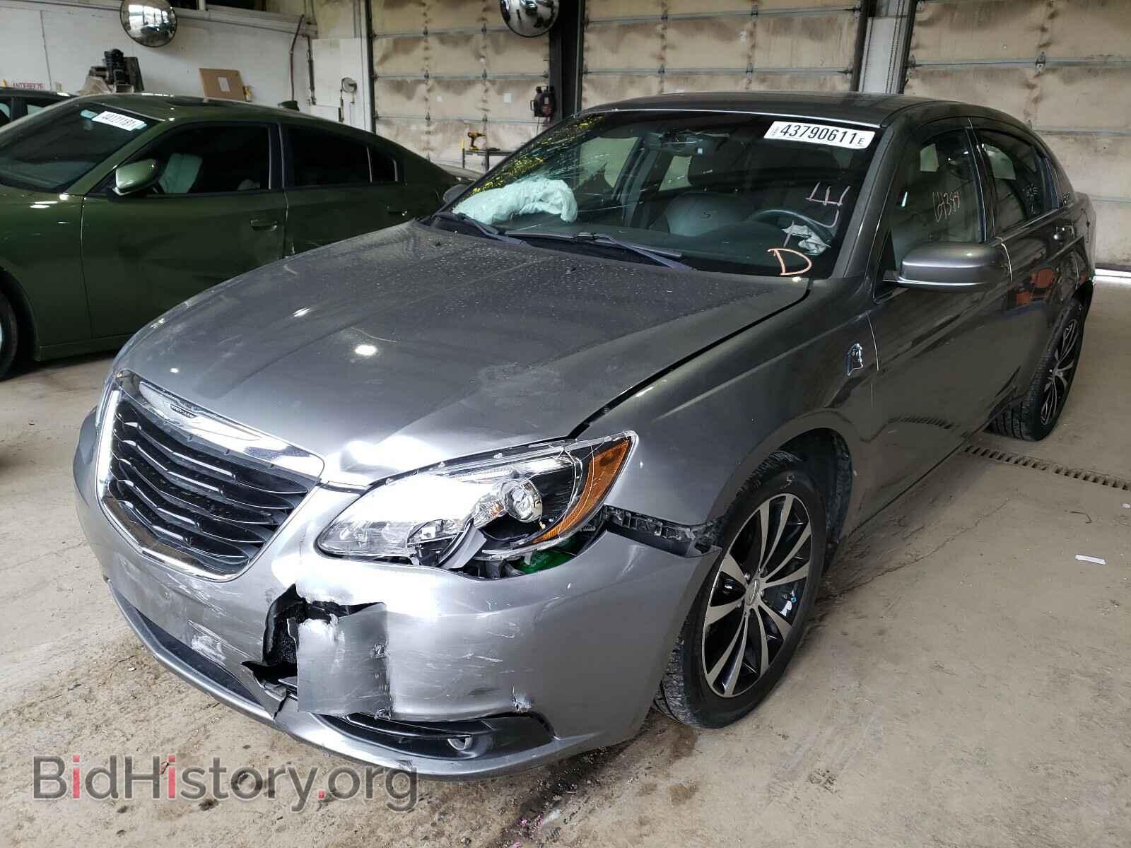 2013 CHRYSLER 200 - VIN: 1C3CCBCG4DN689983 - Фото 2