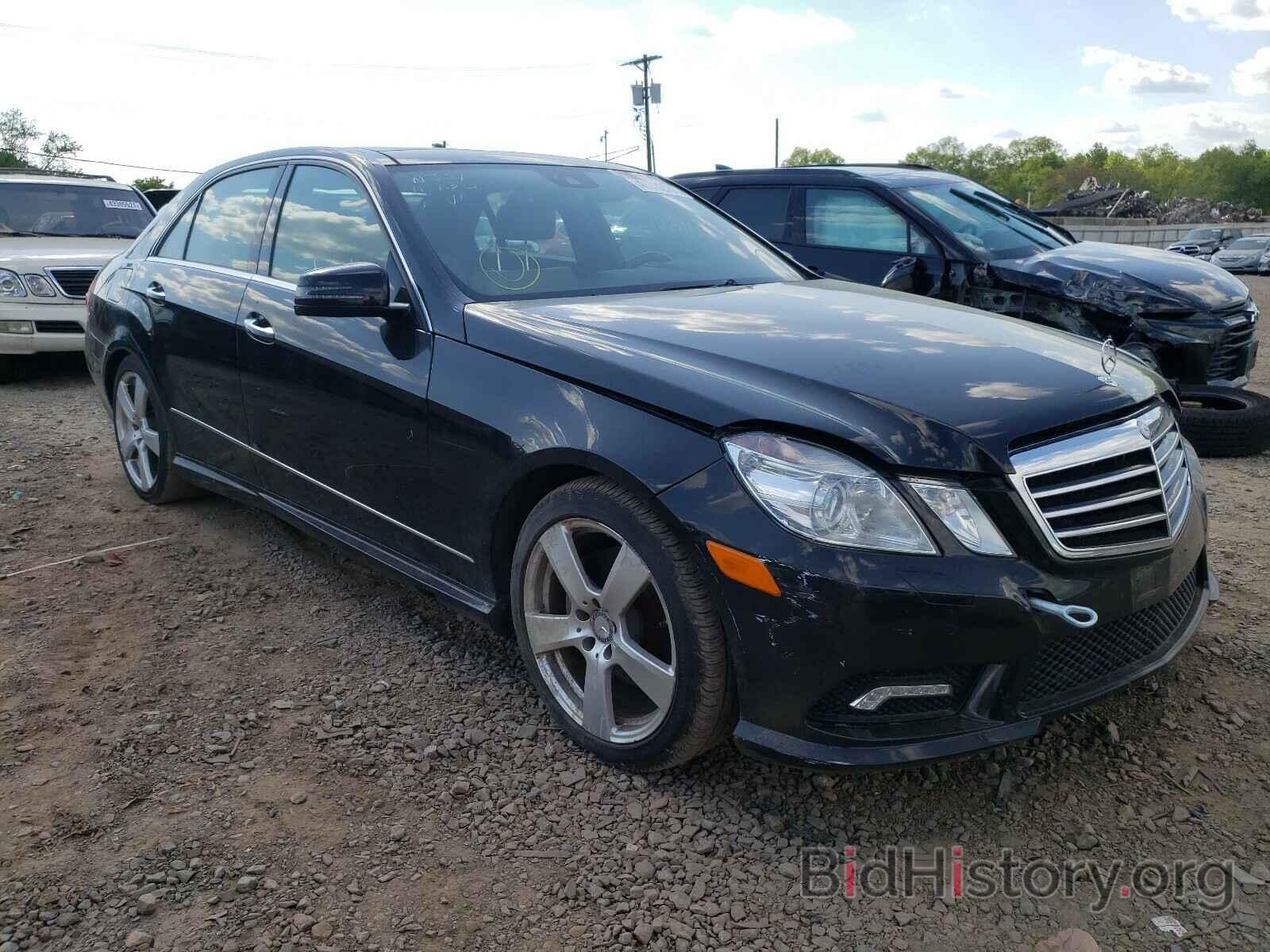 Photo WDDHF8HBXBA438694 - MERCEDES-BENZ E CLASS 2011