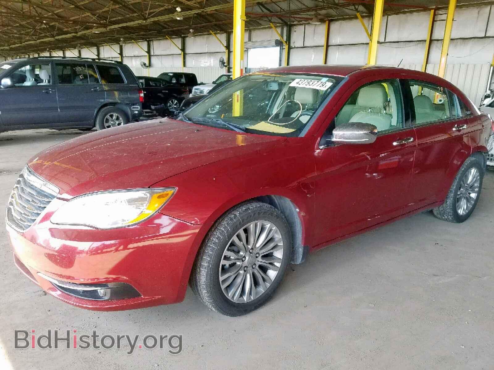 2012 CHRYSLER 200 - VIN: 1C3CCBCB1CN107793 - Фото 2