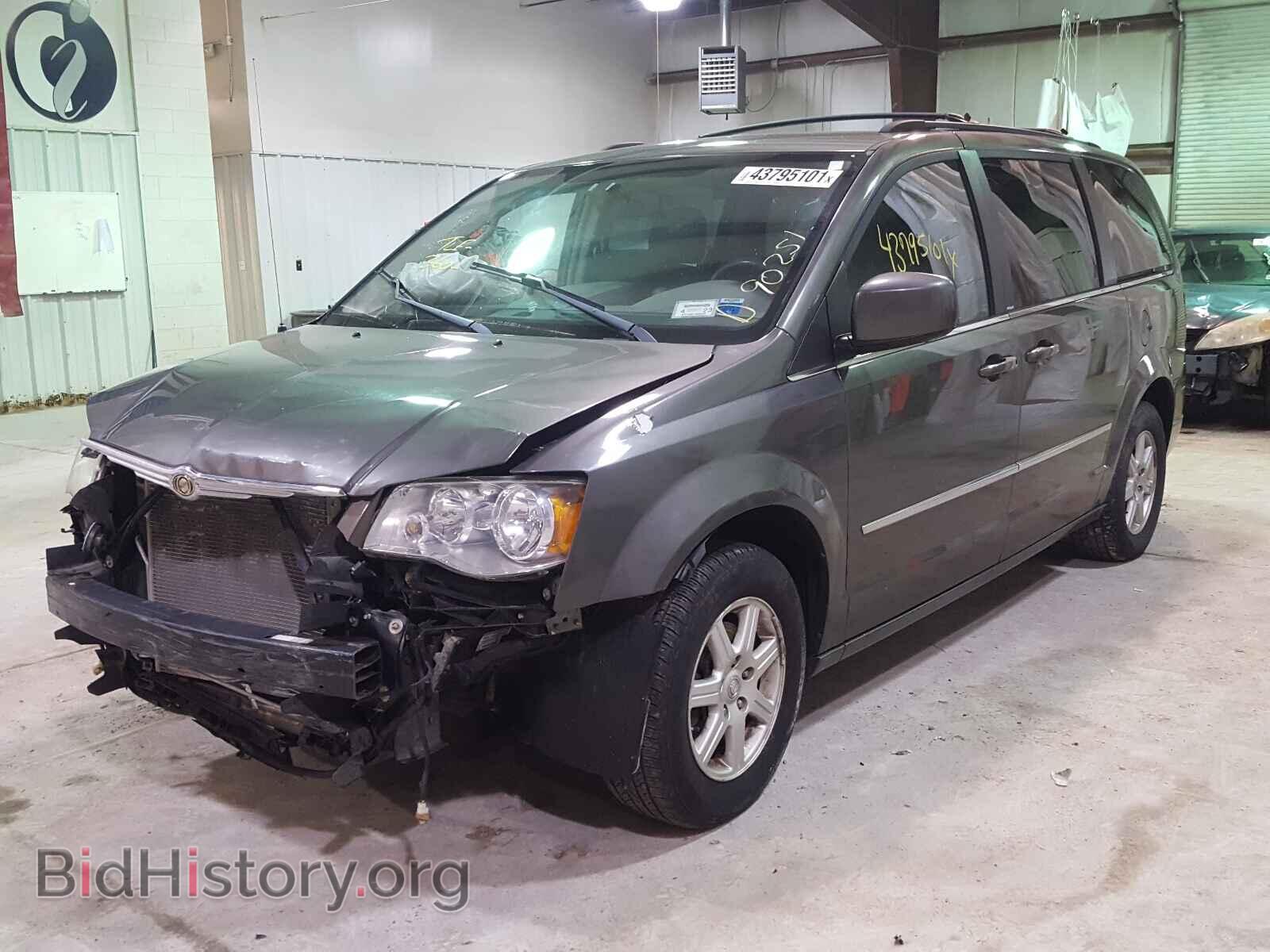 2010 CHRYSLER MINIVAN - VIN: 2A4RR5D18AR415582 - Photo 2