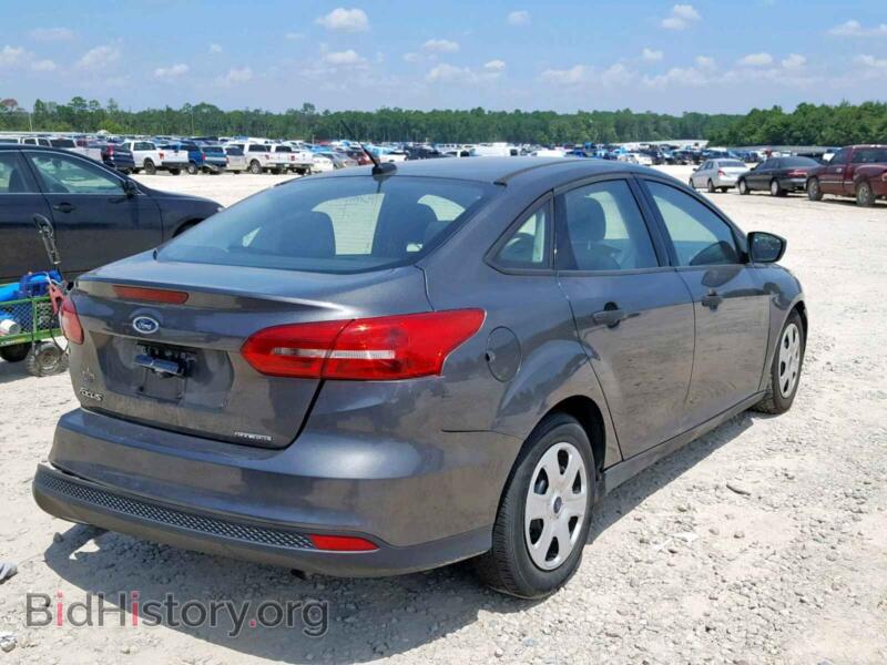 2016 Ford FOCUS (VIN 1FADP3E22GL250010) — photo 4 of 10