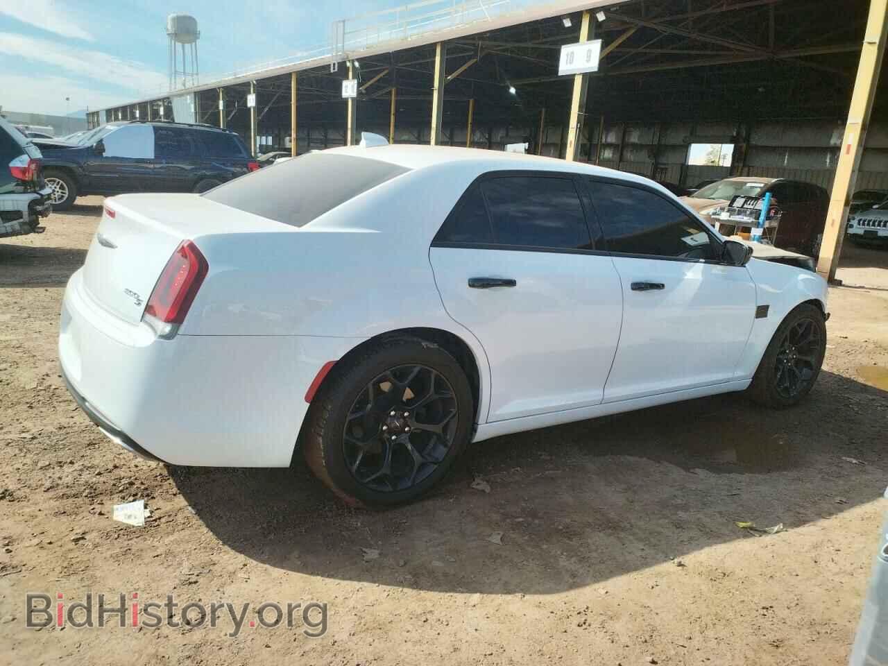 2019 CHRYSLER 300 - VIN: 2C3CCABG0KH555523 - Фото 3