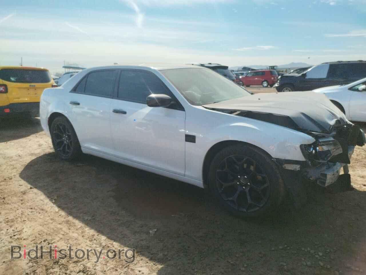 2019 CHRYSLER 300 - VIN: 2C3CCABG0KH555523 - Фото 4