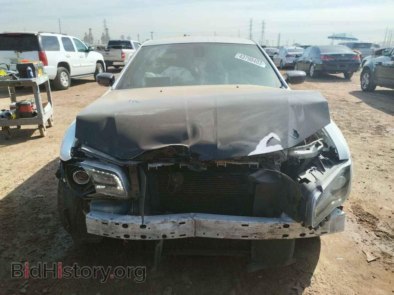 2019 CHRYSLER 300 - VIN: 2C3CCABG0KH555523 - Фото 5