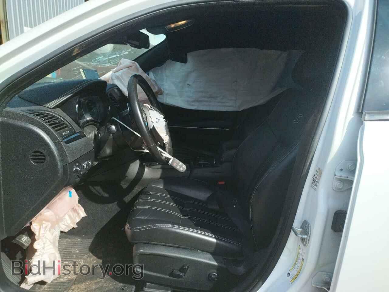 2019 CHRYSLER 300 - VIN: 2C3CCABG0KH555523 - Фото 7