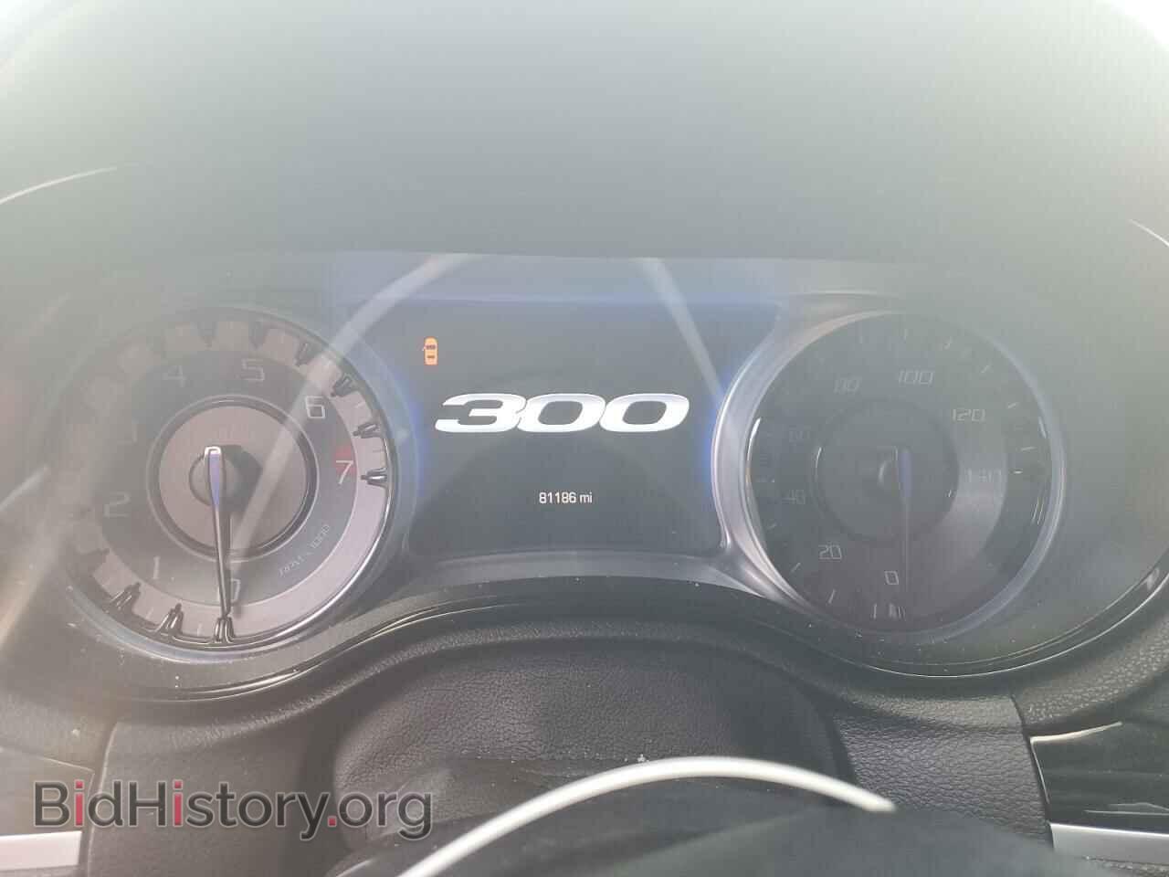 2019 CHRYSLER 300 - VIN: 2C3CCABG0KH555523 - Фото 9