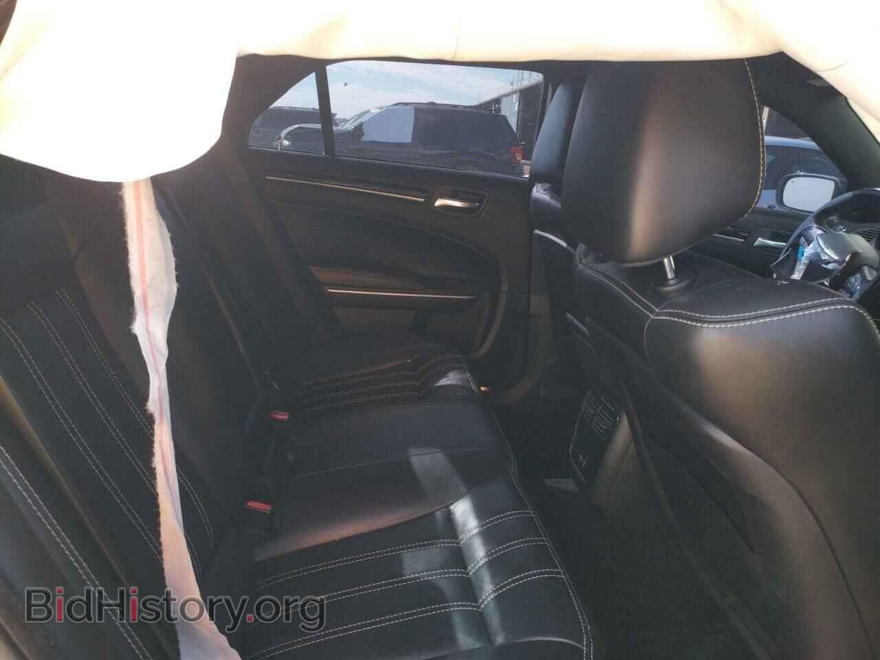 2019 CHRYSLER 300 - VIN: 2C3CCABG0KH555523 - Фото 10