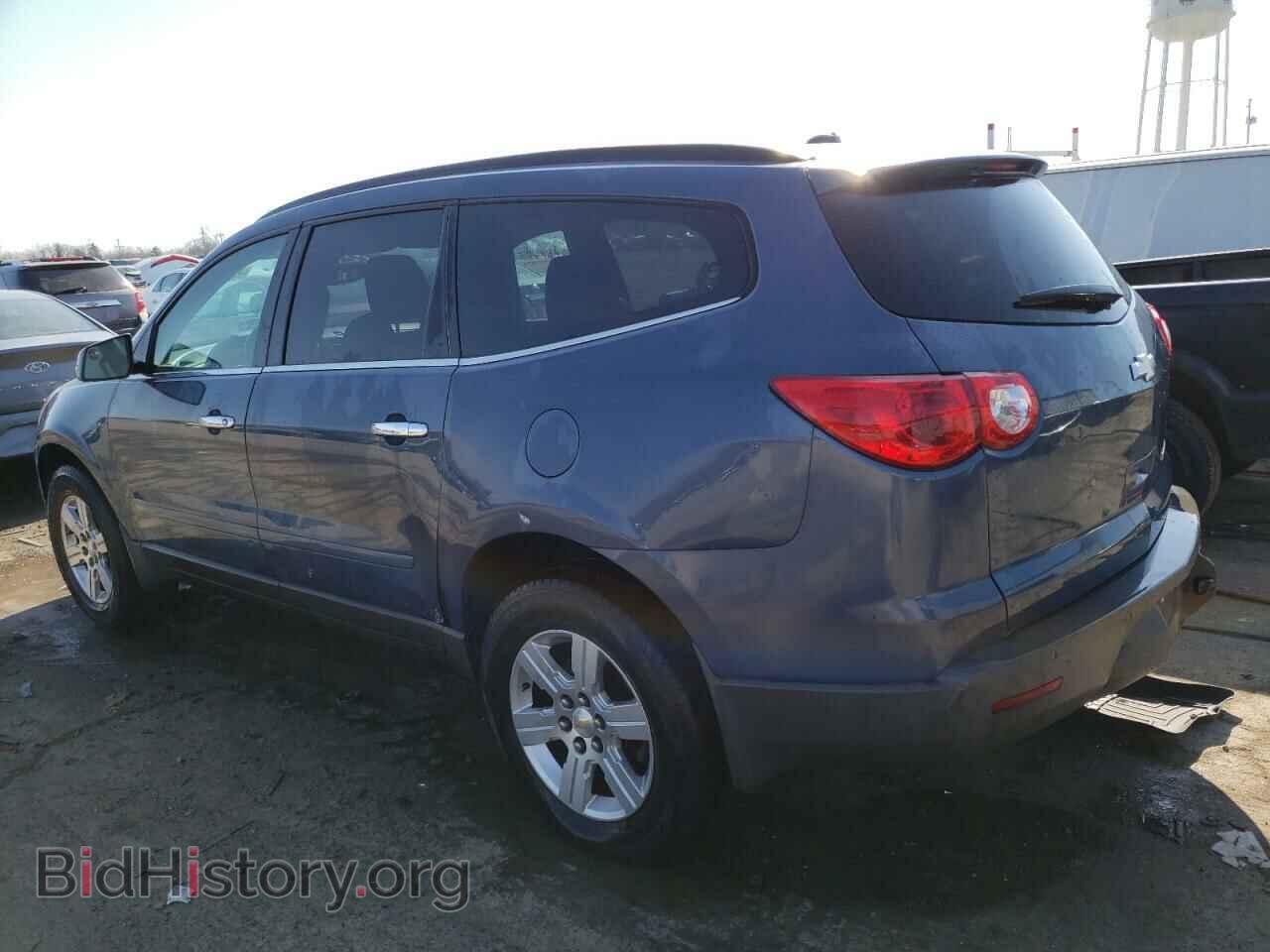 2012 CHEVROLET TRAVERSE - VIN: 1GNKRGEDXCJ273701 - Фото 2