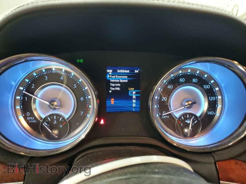 2012 Chrysler 300 (VIN 2C3CCAAG1CH201027) — фото 9 из 13