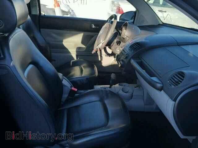 2005 VOLKSWAGEN BEETLE - VIN: 3VWCD31C95M412589 - Фото 5
