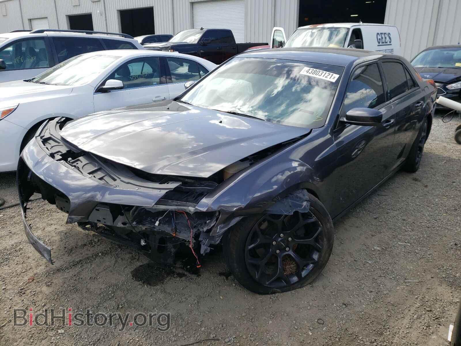 2019 CHRYSLER 300 - VIN: 2C3CCABG5KH515406 - Фото 2
