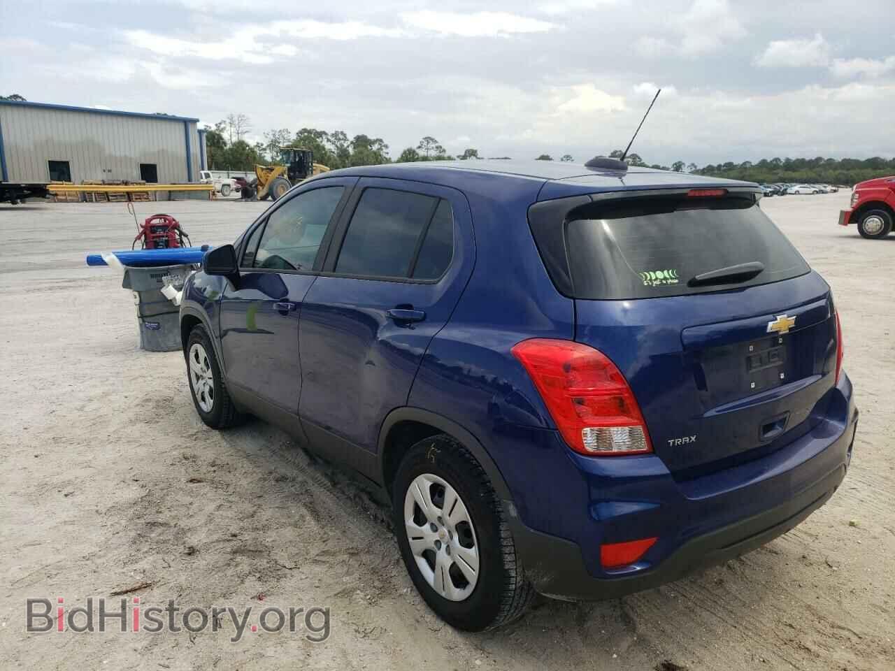 2017 CHEVROLET TRAX - VIN: 3GNCJKSB1HL206597 - Фото 3