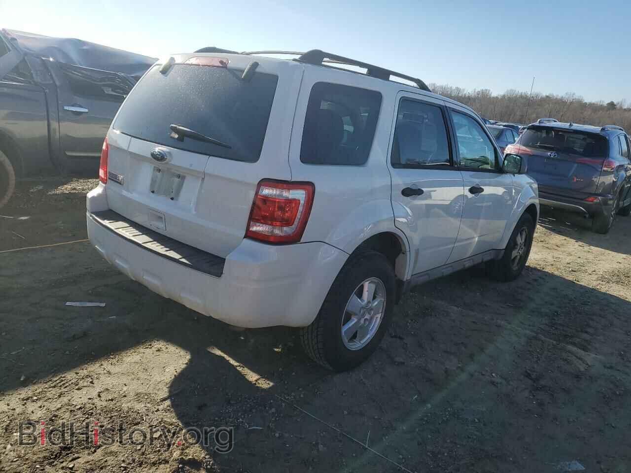2011 FORD ESCAPE - VIN: 1FMCU9D77BKA37370 - Фото 3