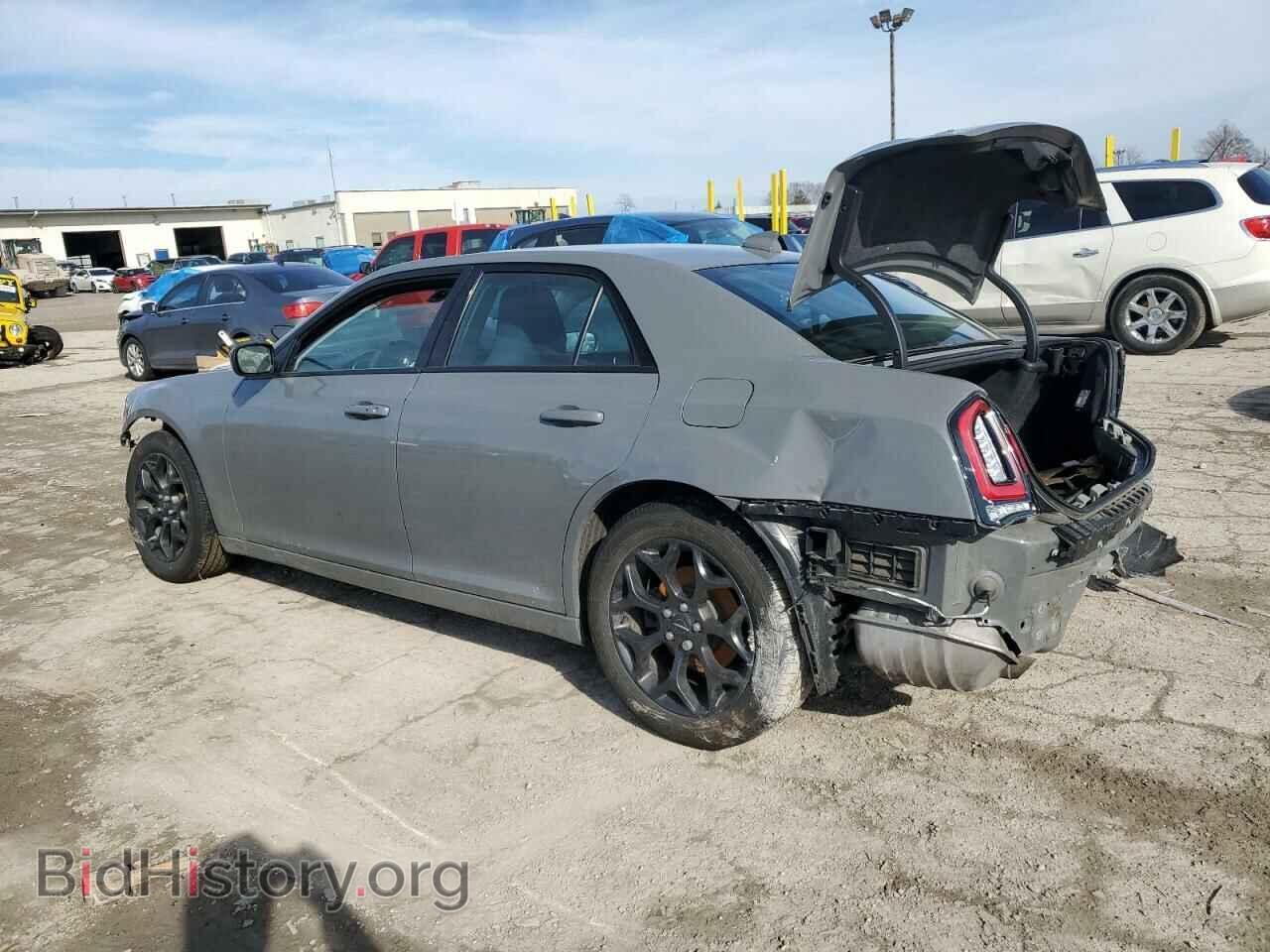 2019 CHRYSLER 300 - VIN: 2C3CCARG7KH723101 - Фото 2
