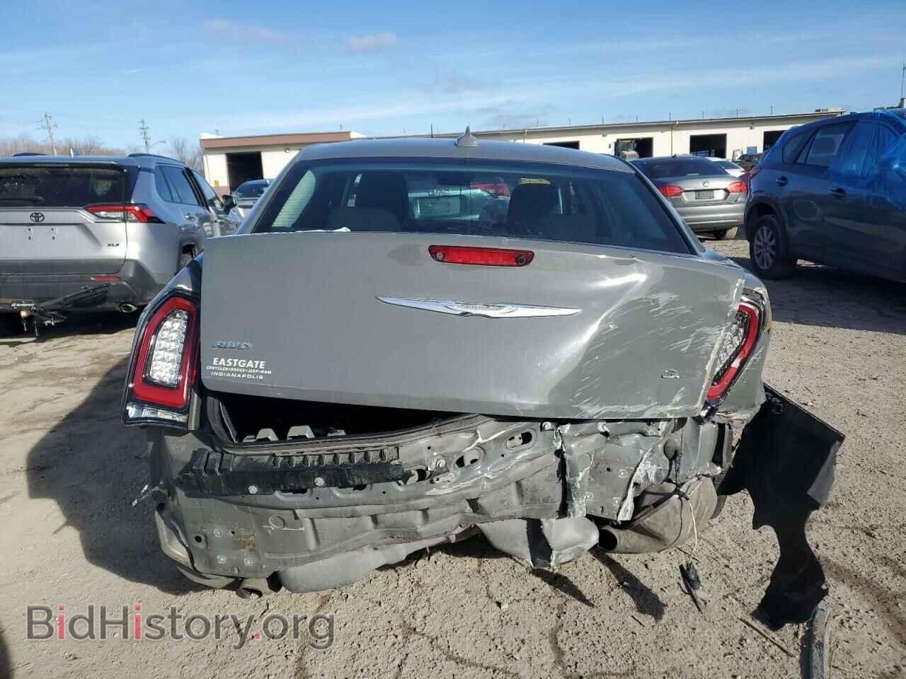 2019 CHRYSLER 300 - VIN: 2C3CCARG7KH723101 - Фото 6