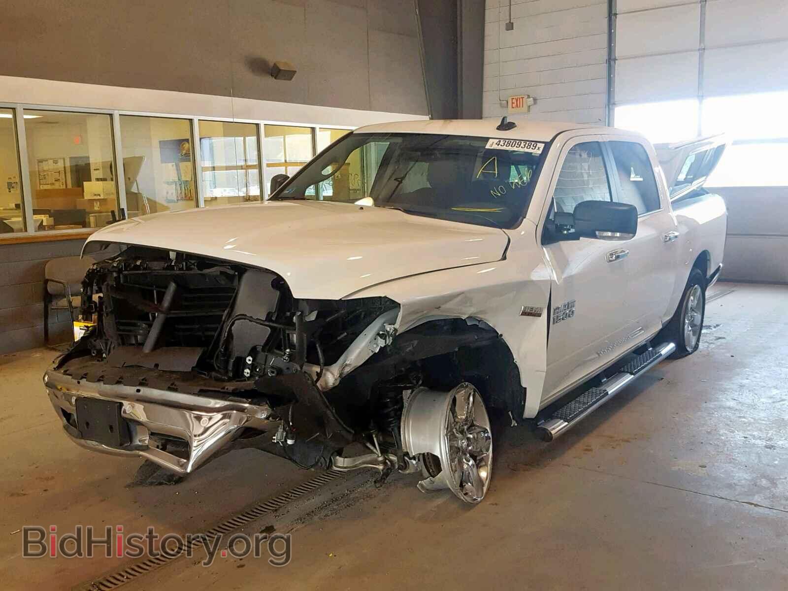 2017 RAM 1500 SLT - VIN: 3C6RR7LT7HG525051 - Фото 2