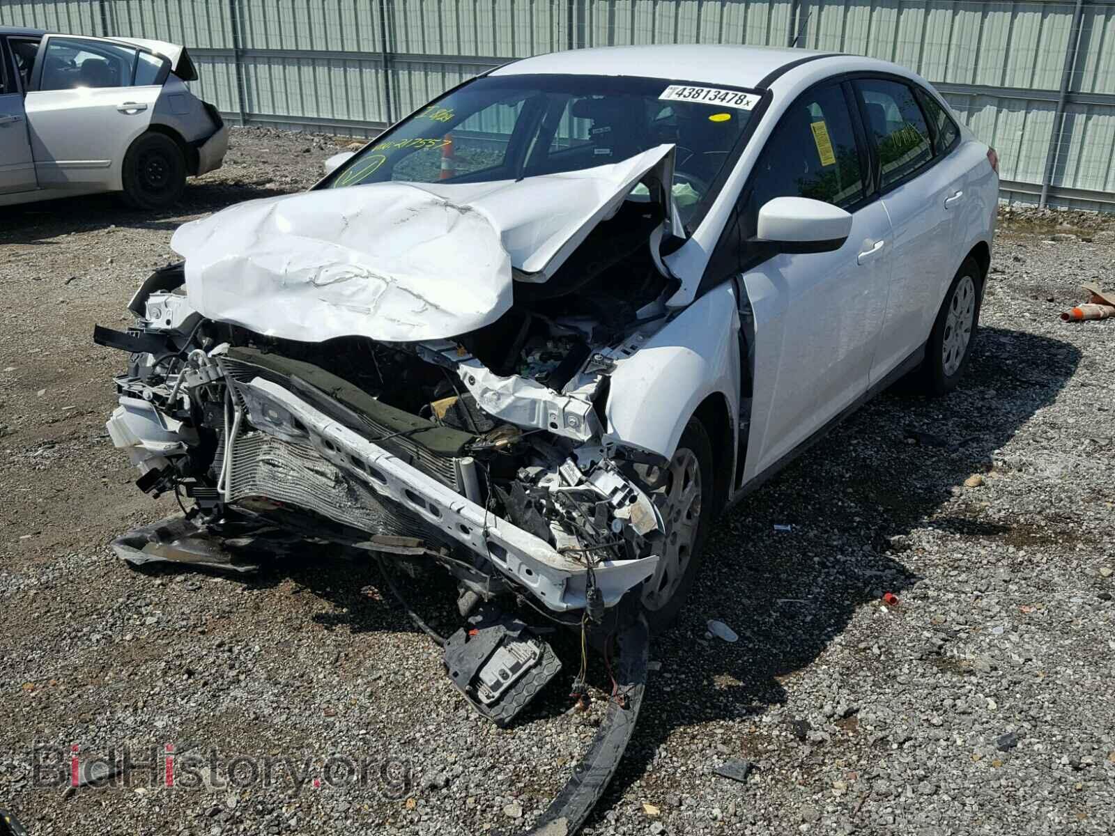 2012 Ford FOCUS (VIN 1FAHP3F21CL217557) — photo 2 of 10