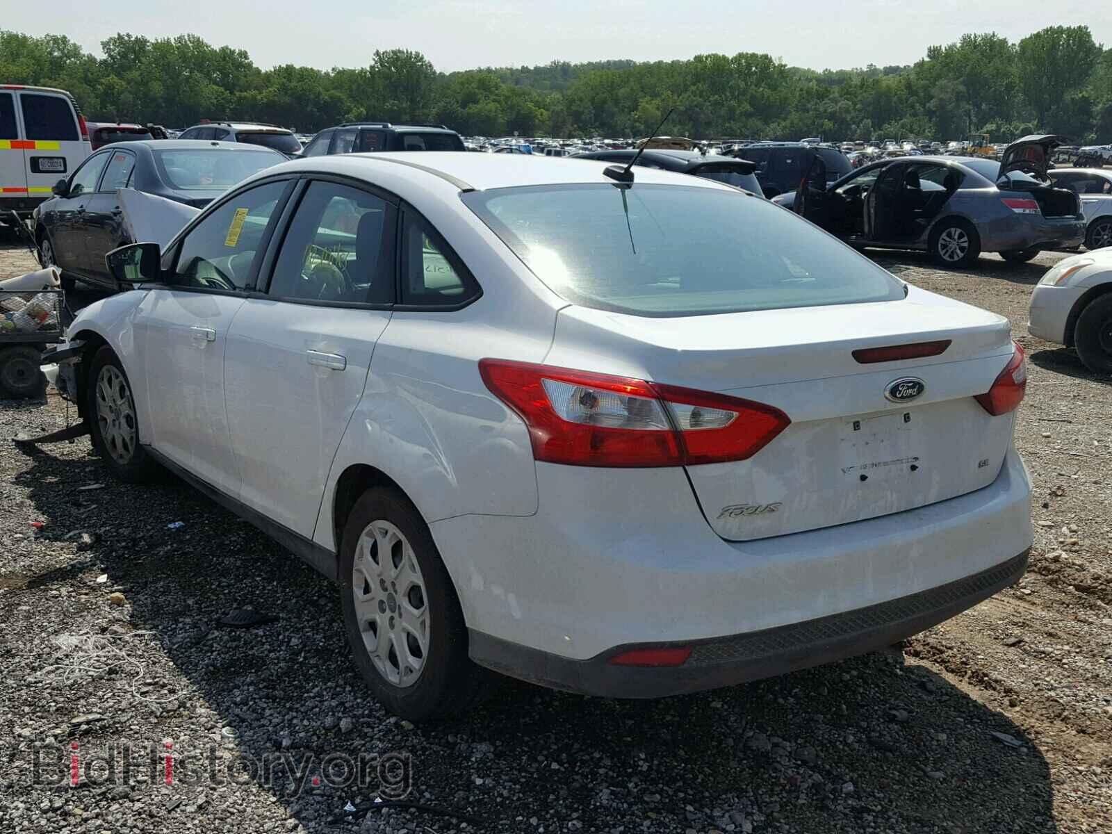 2012 Ford FOCUS (VIN 1FAHP3F21CL217557) — photo 3 of 10