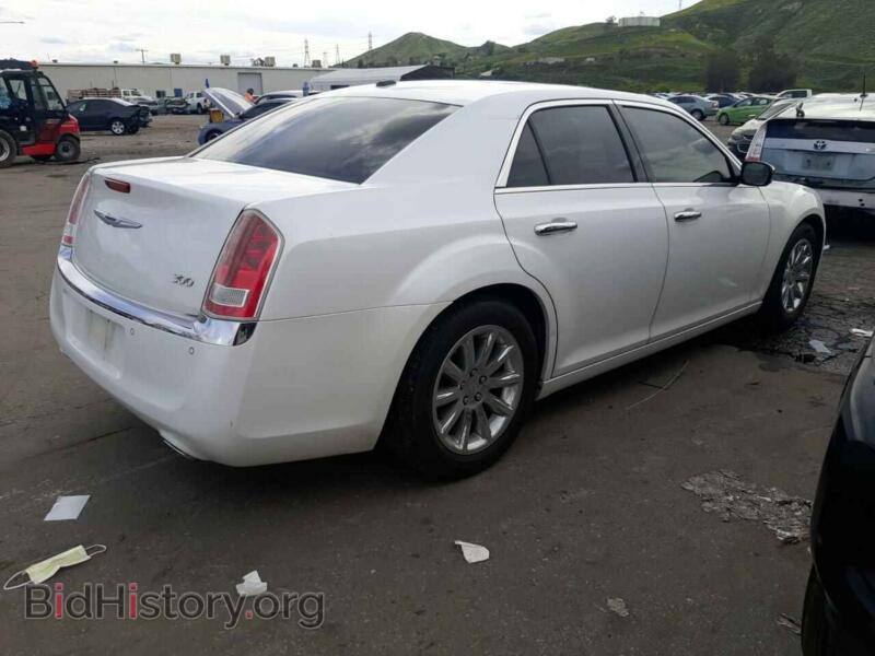 2012 Chrysler 300 (VIN 2C3CCACG5CH207829) — фото 3 из 12