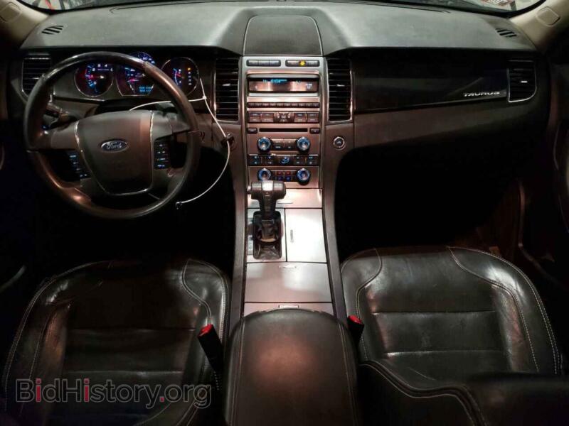 2011 Ford TAURUS (VIN 1FAHP2FW7BG185282) — фото 8 из 12