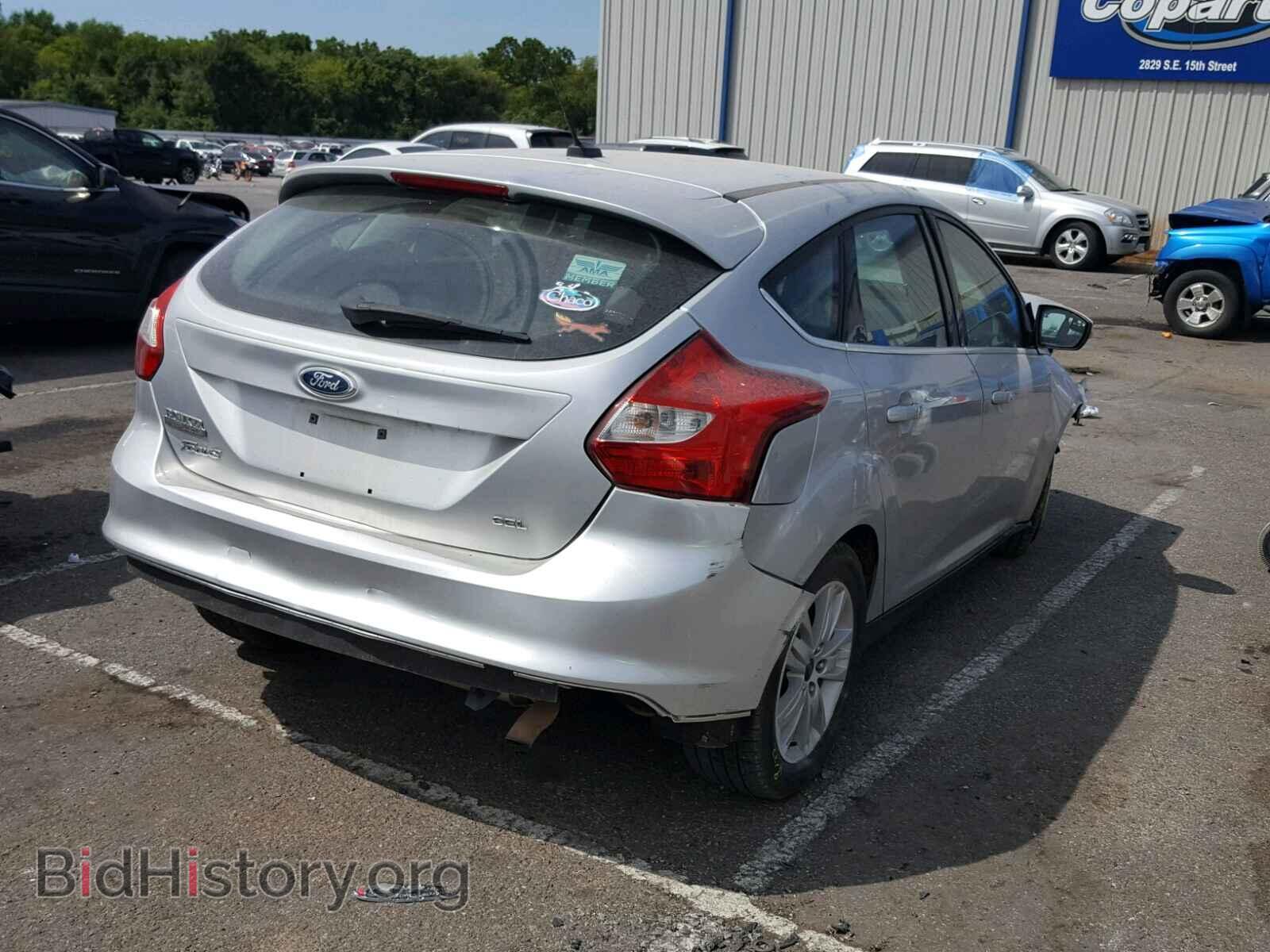 2012 Ford FOCUS (VIN 1FAHP3M28CL333485) — фото 4 из 10