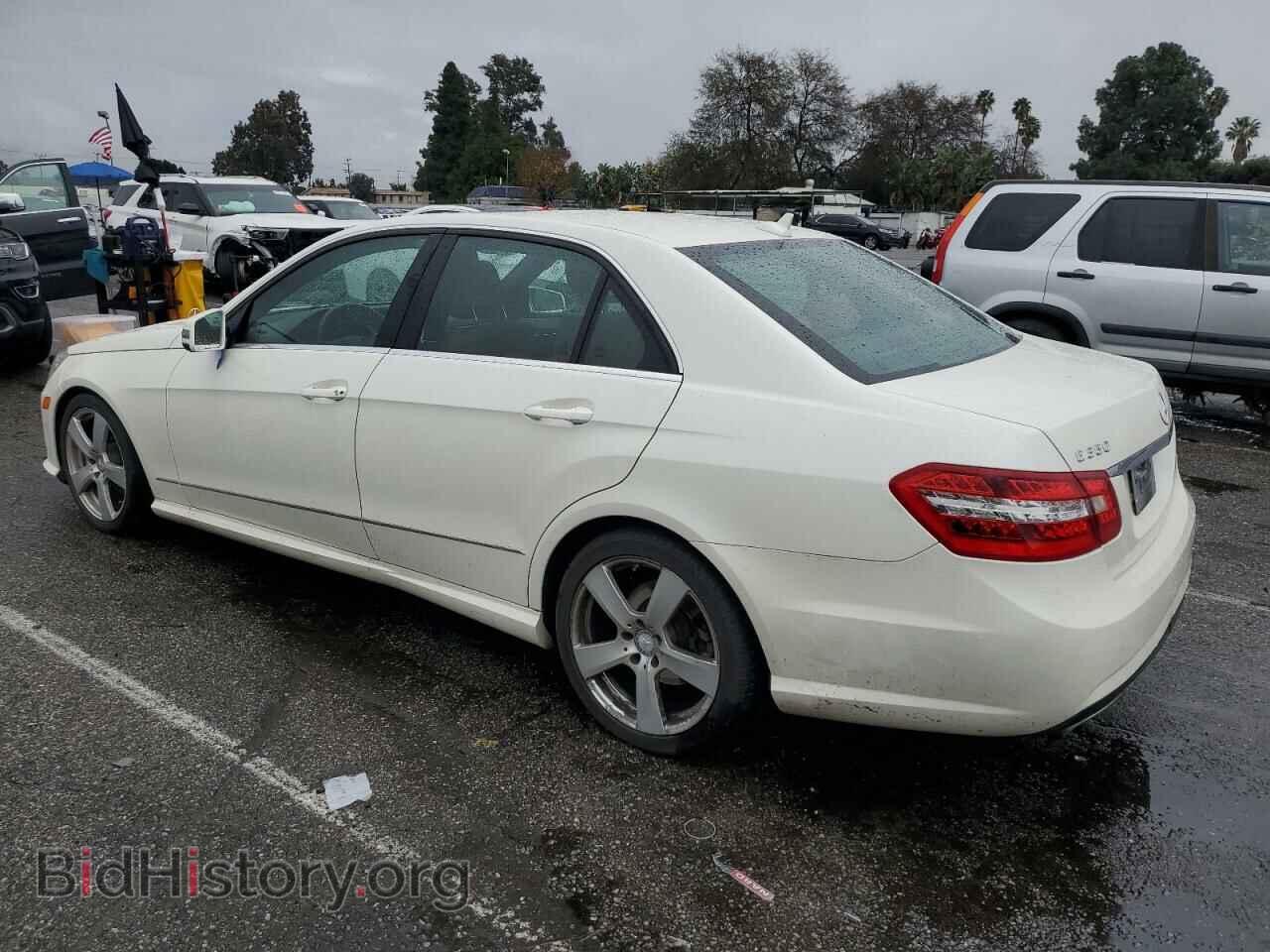 2011 MERCEDES-BENZ E-CLASS - VIN: WDDHF5GB0BA453527 - Фото 2