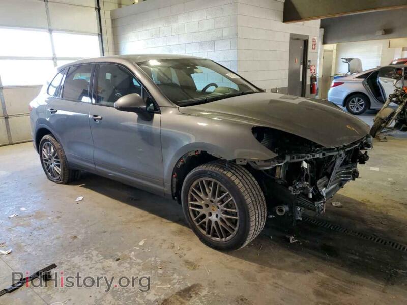 2017 Porsche CAYENNE (VIN WP1AB2A21HLA53258) — photo 4 of 13