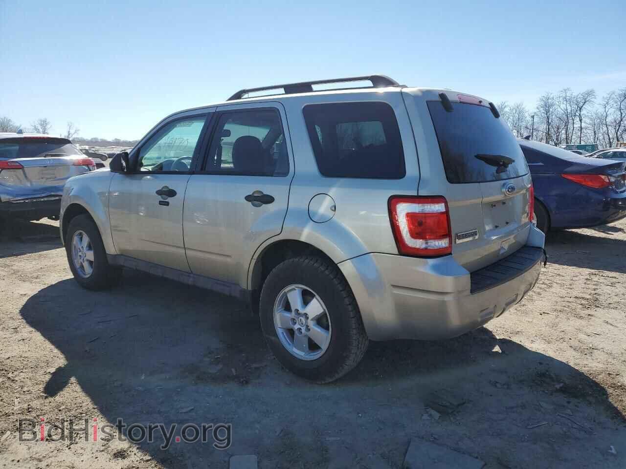 2011 FORD ESCAPE - VIN: 1FMCU9DG2BKB19975 - Фото 2