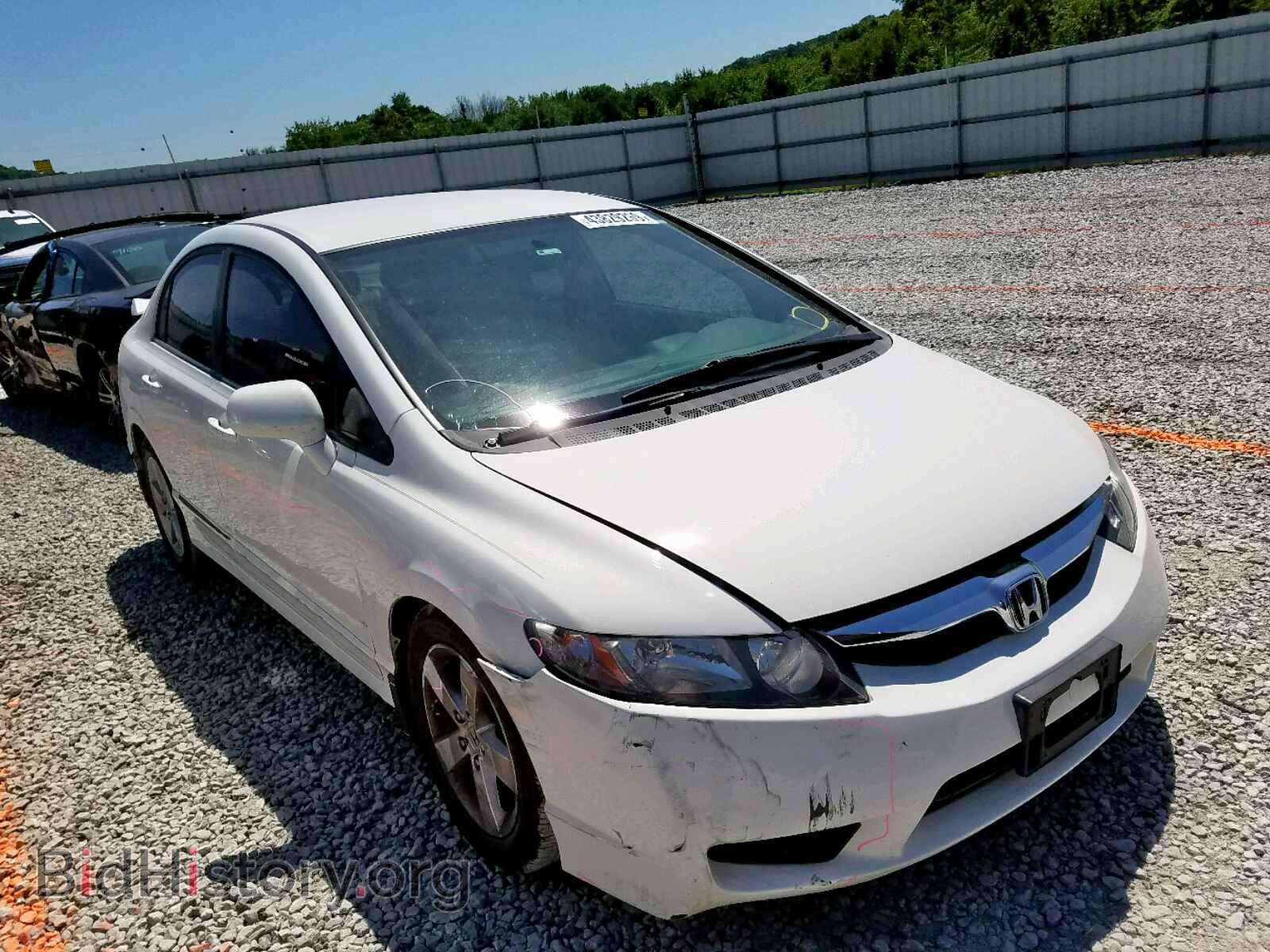 Photo 19XFA1F58AE071973 - HONDA CIVIC LX 2010