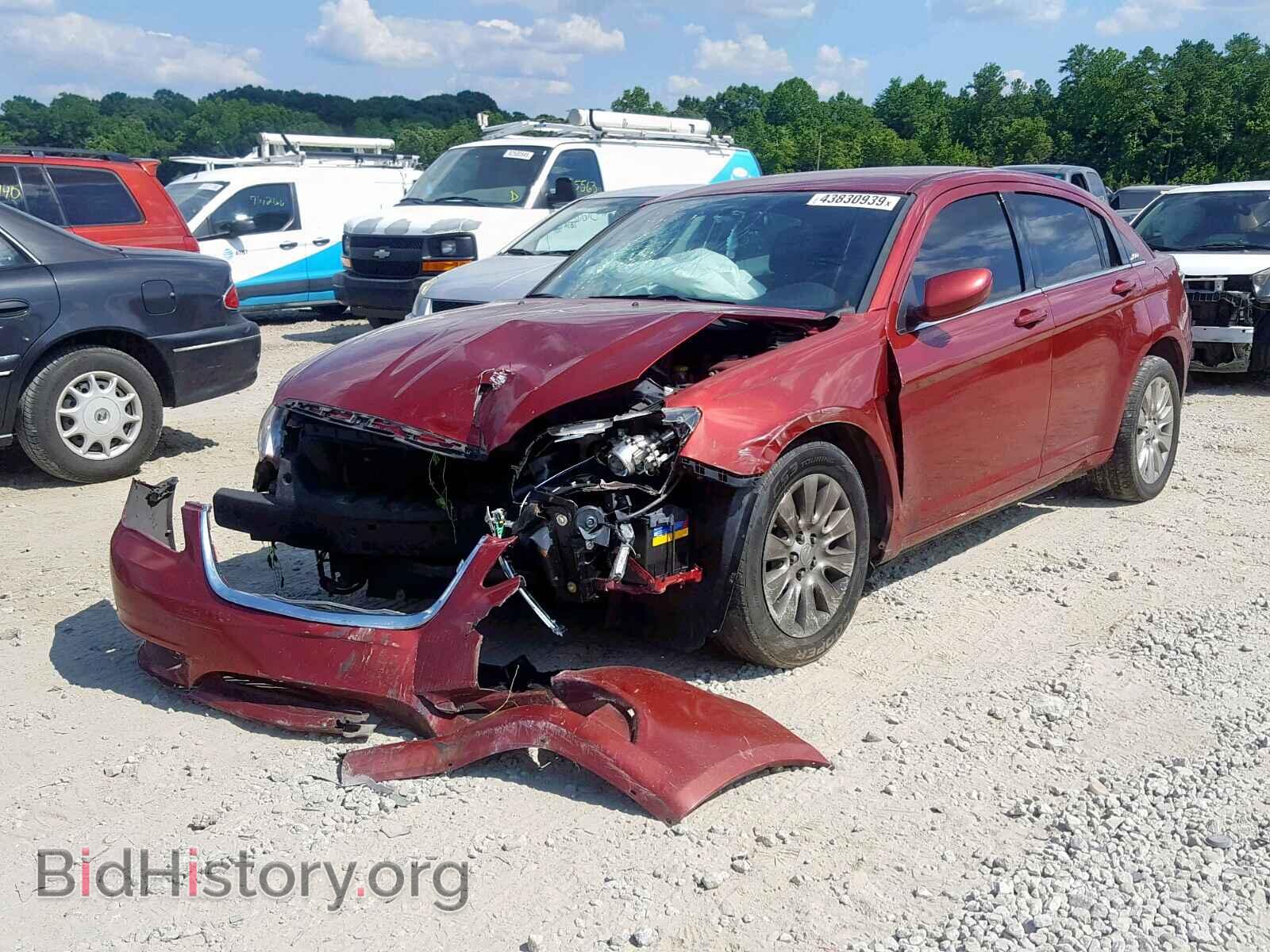 2014 CHRYSLER 200 - VIN: 1C3CCBAB1EN142971 - Фото 2