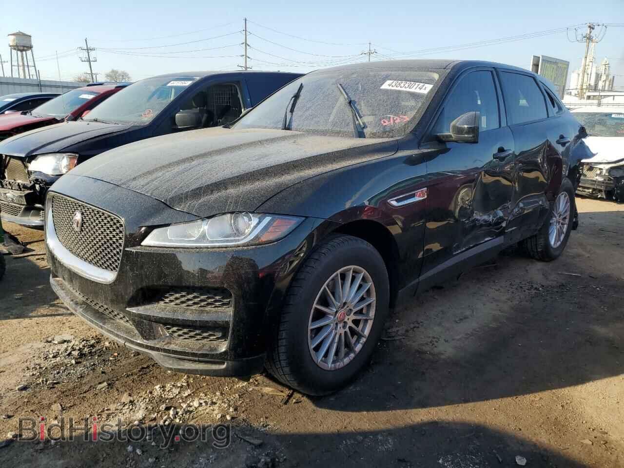 Фотография SADCS2BN5HA091000 - JAGUAR F-PACE 2017