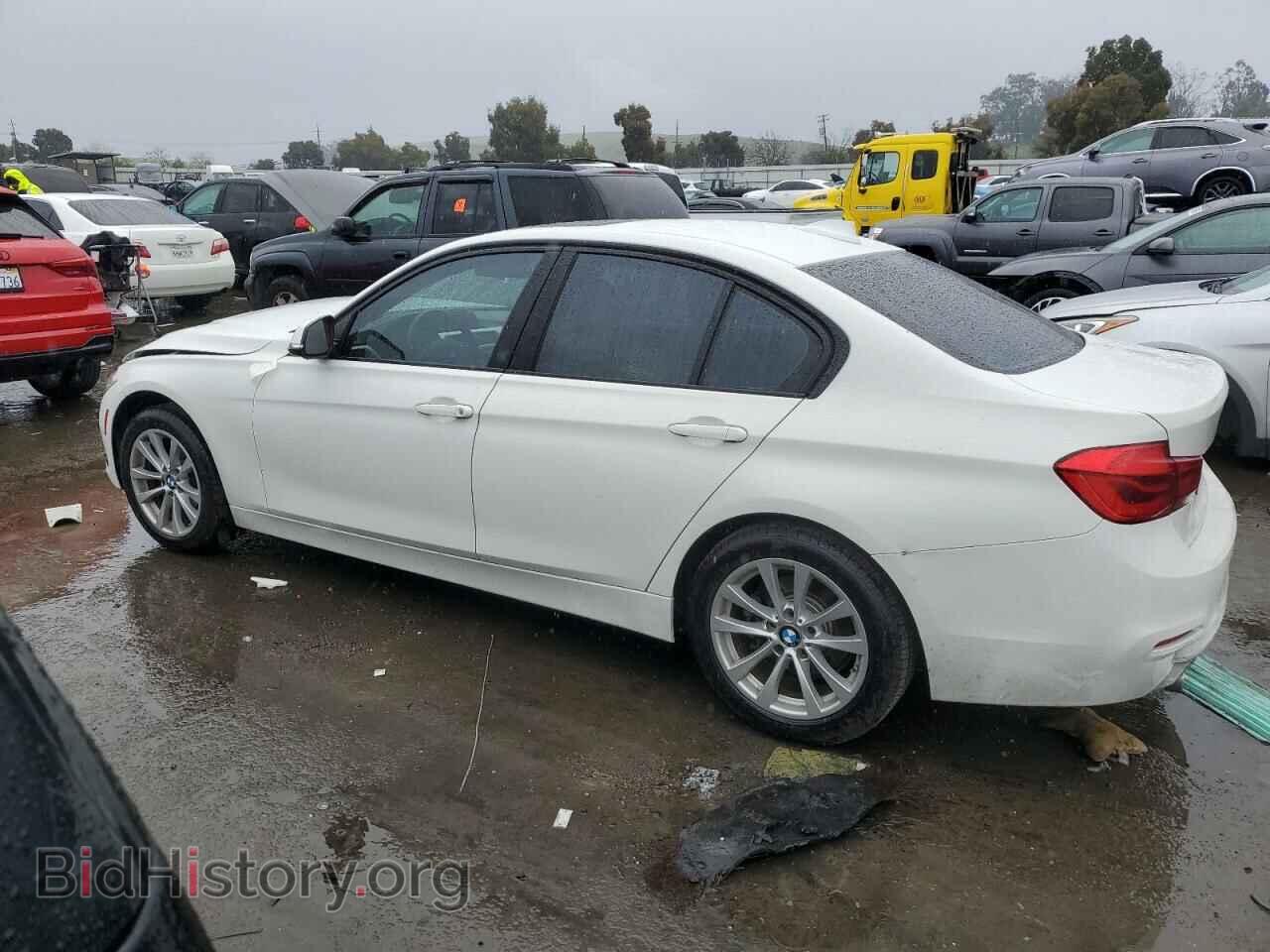 2018 BMW 3 SERIES - VIN: WBA8A9C53JAH14261 - Фото 2