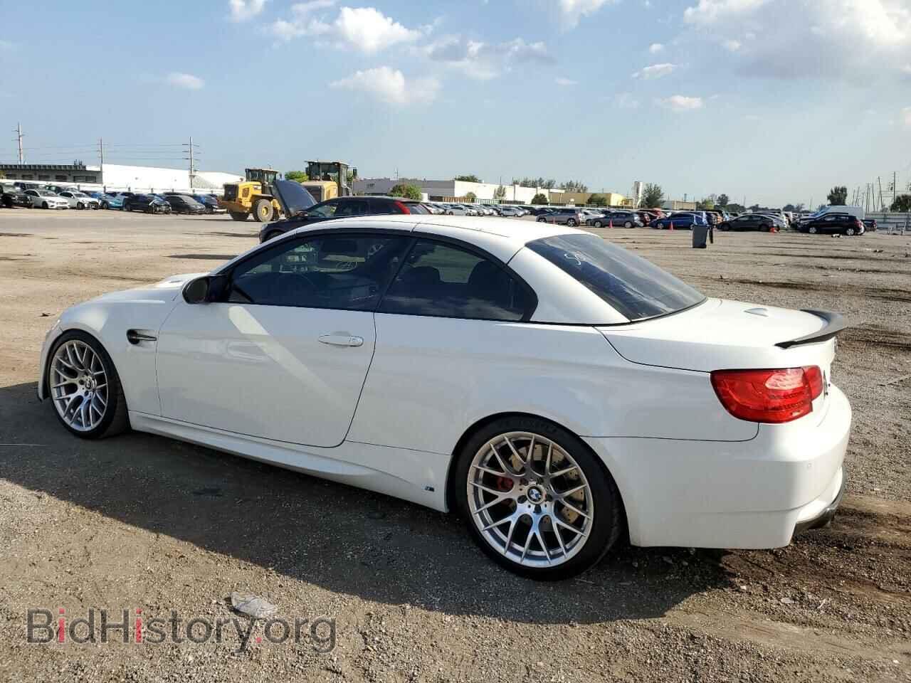 2011 BMW M3 - VIN: WBSDX9C52BE585011 - Фото 2