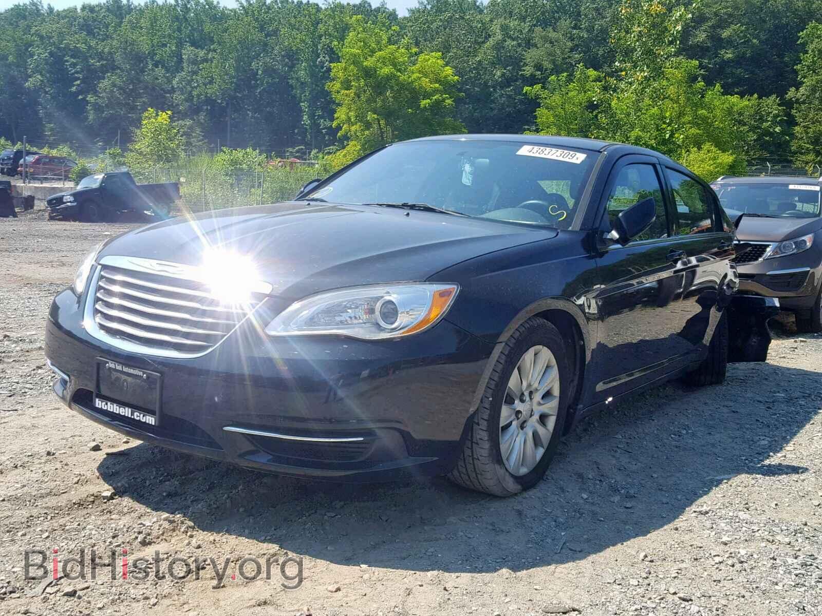 2013 CHRYSLER 200 - VIN: 1C3CCBAB8DN641832 - Фото 2