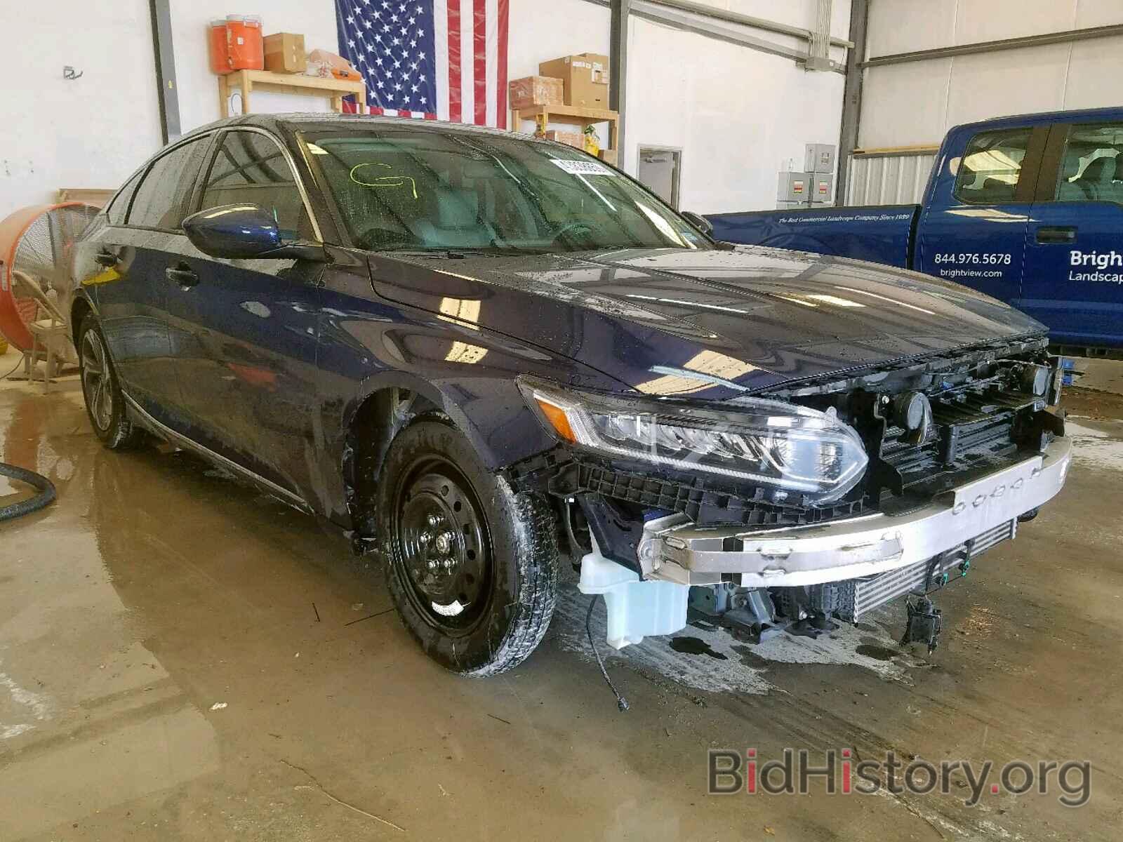 Photo 1HGCV1F40JA267148 - HONDA ACCORD EX 2018