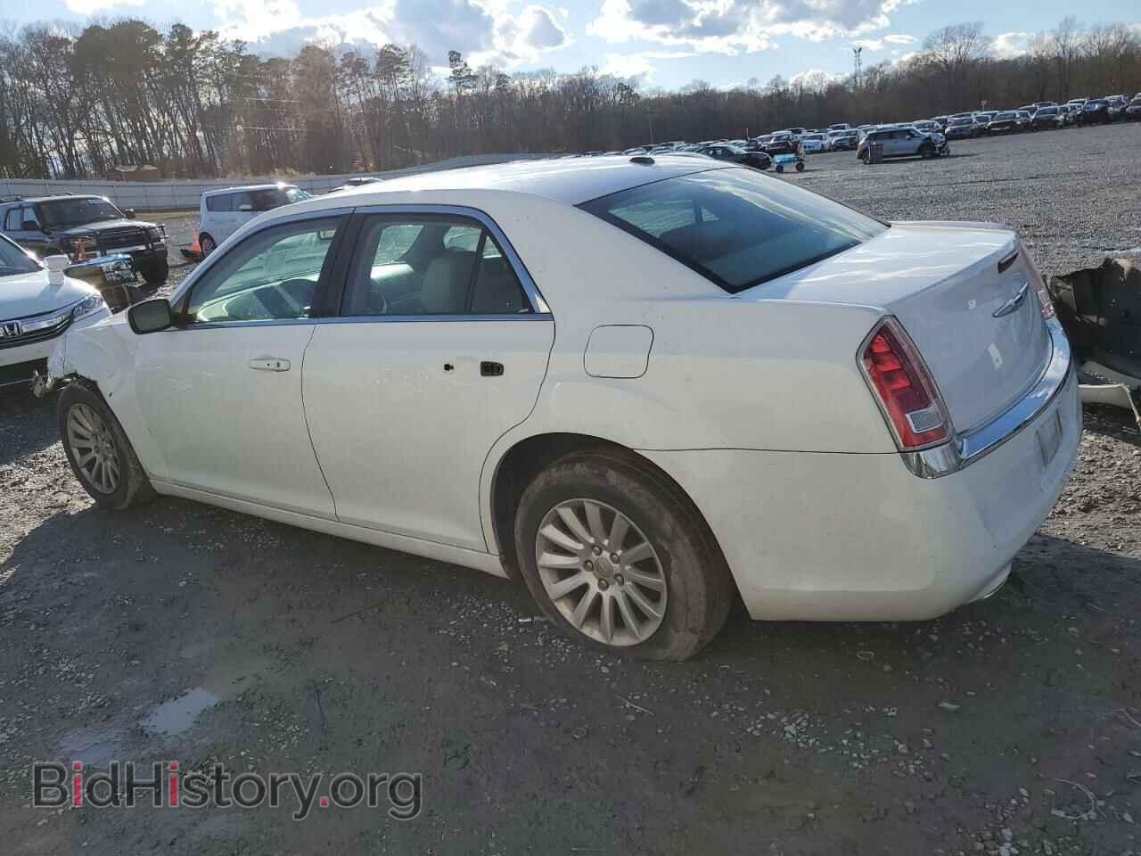 2014 CHRYSLER 300 - VIN: 2C3CCAAG1EH373044 - Фото 2
