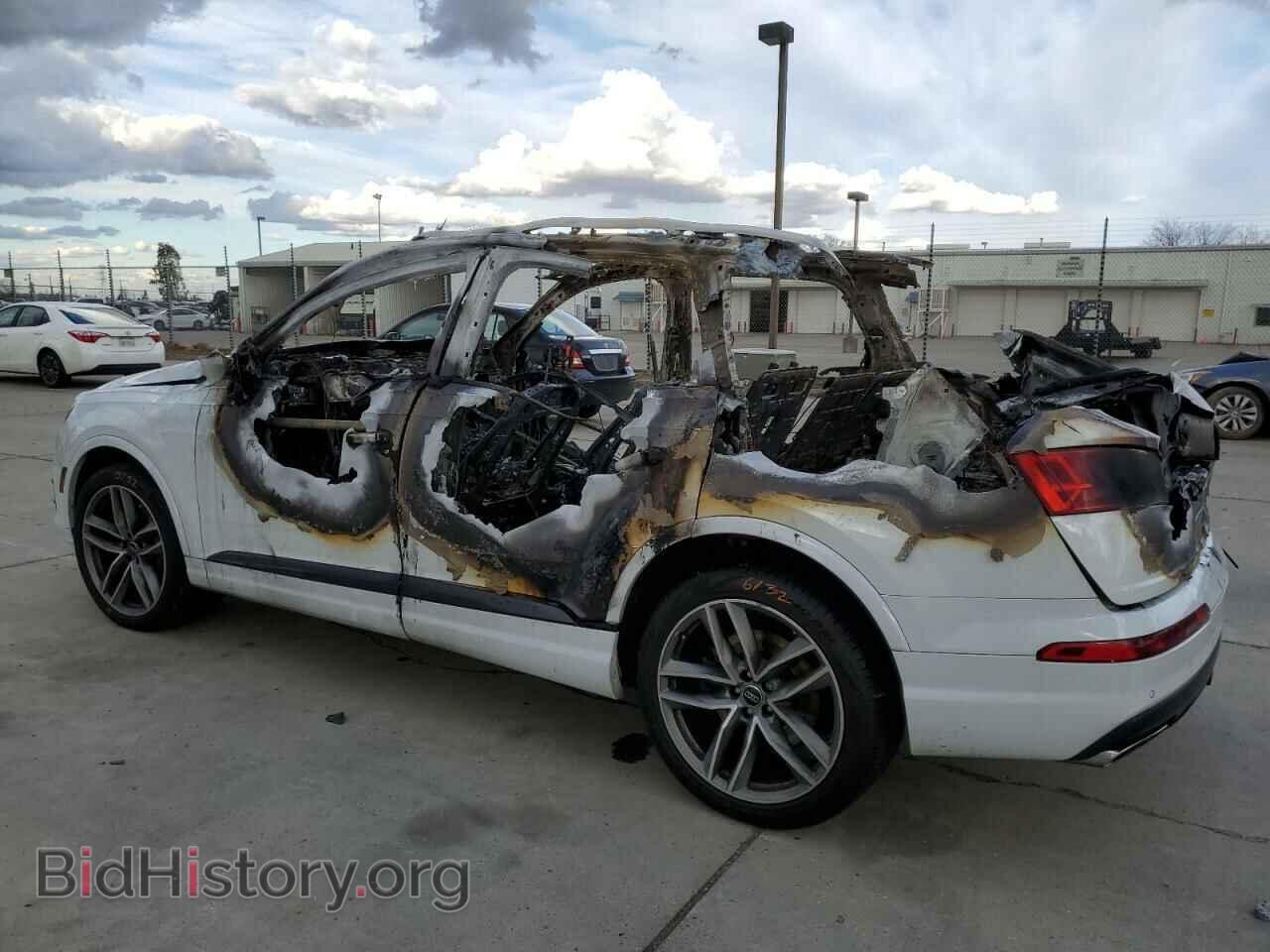 2017 AUDI Q7 - VIN: WA1VAAF79HD037172 - Фото 2