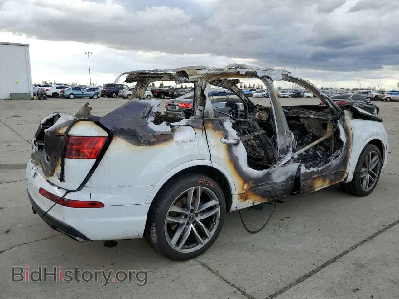 2017 AUDI Q7 - VIN: WA1VAAF79HD037172 - Фото 3