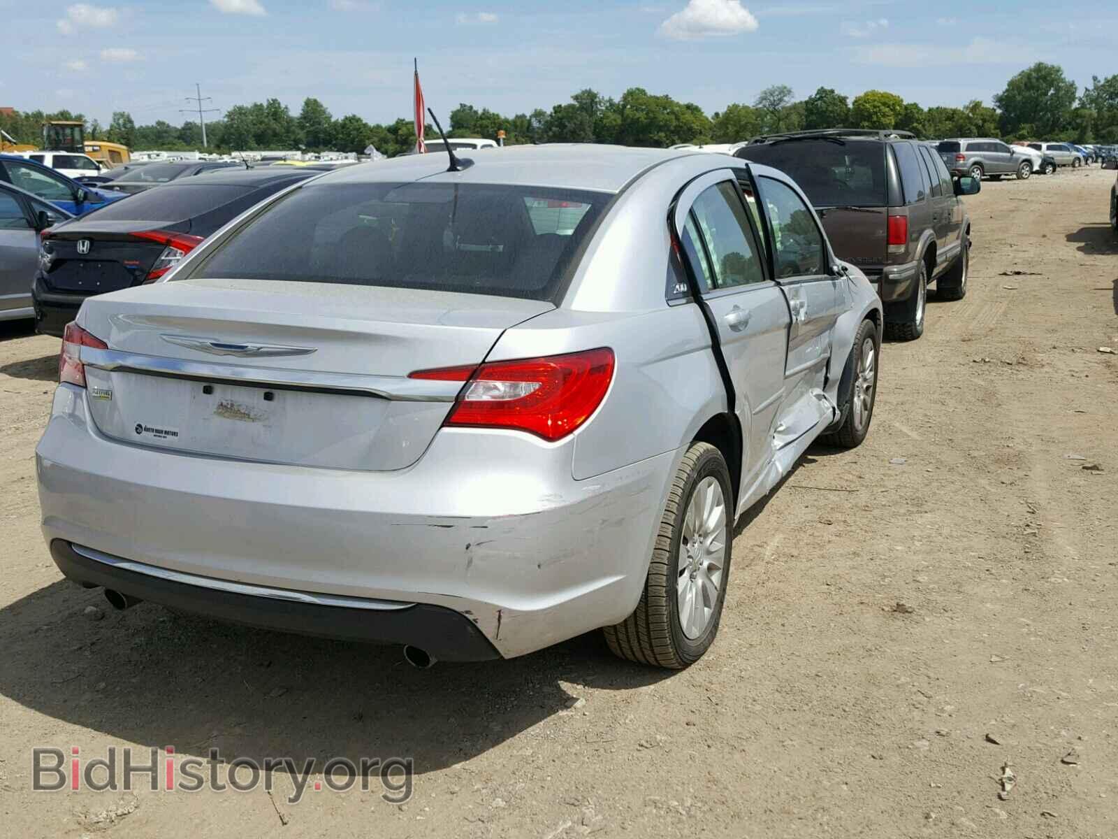 2012 CHRYSLER 200 - VIN: 1C3CCBAG0CN234632 - Фото 4