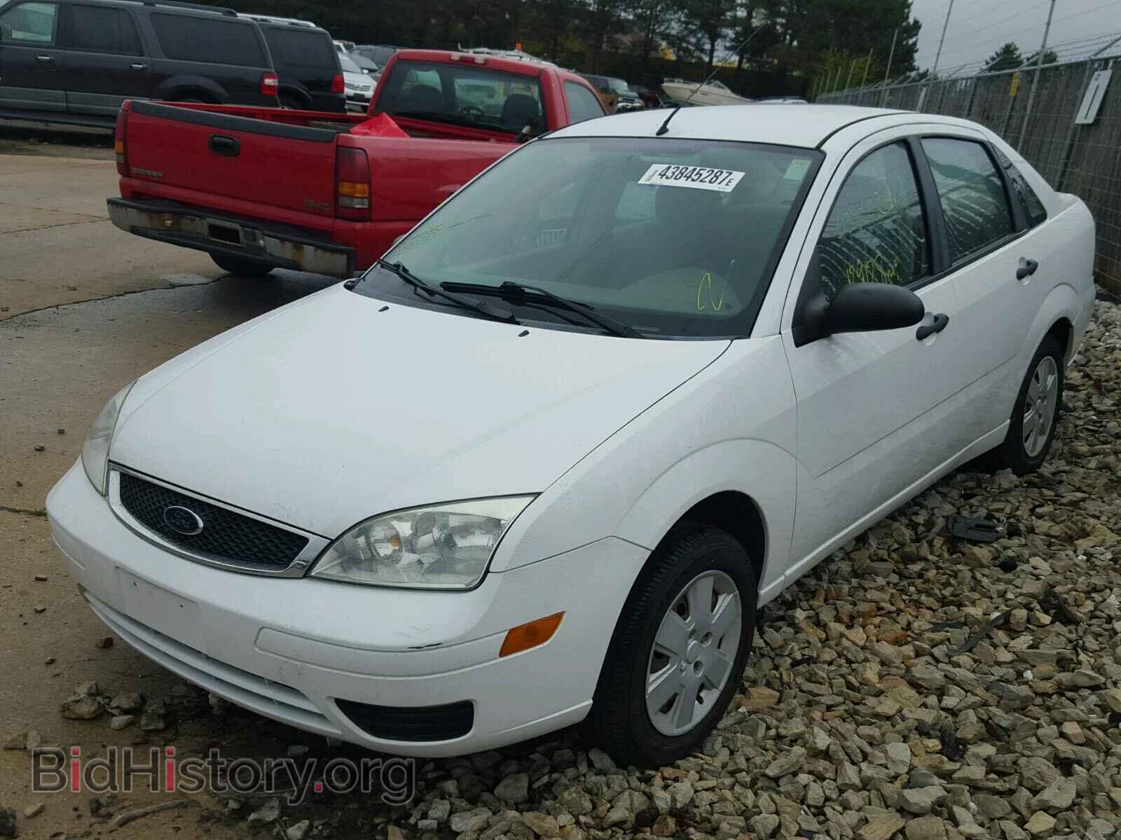 2007 FORD FOCUS - VIN: 1FAHP34N47W323227 - Photo 2