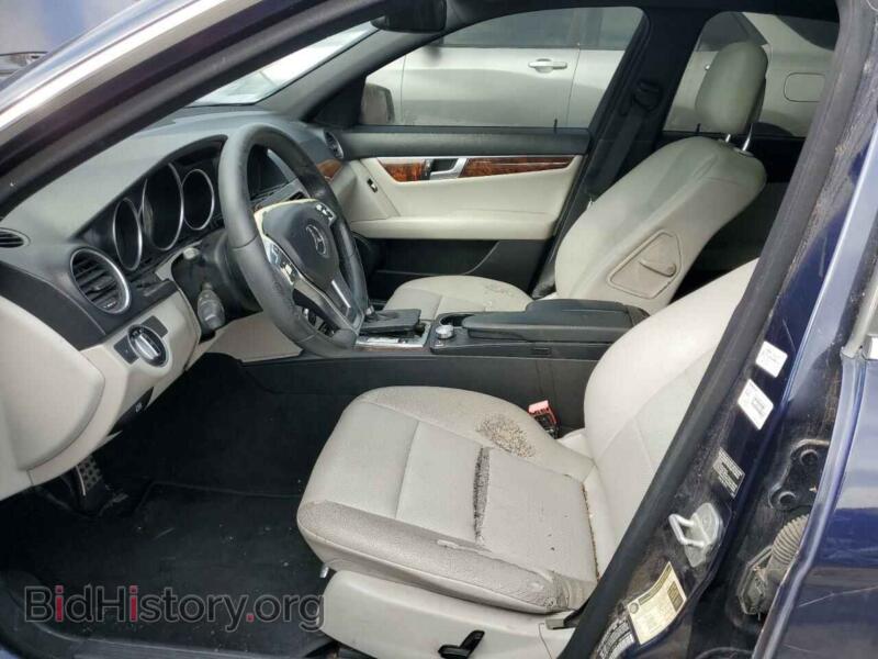 2012 Mercedes-Benz C-CLASS (VIN WDDGF4HB3CA718625) — фото 7 из 12
