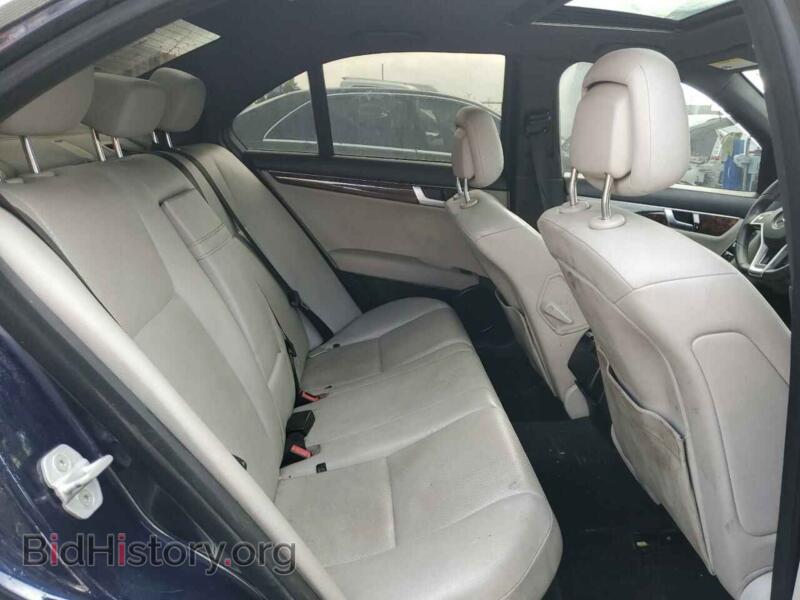 2012 Mercedes-Benz C-CLASS (VIN WDDGF4HB3CA718625) — фото 10 из 12