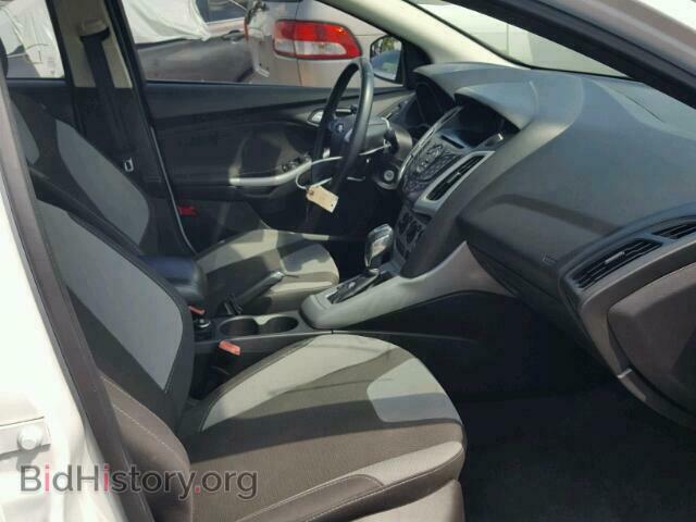 2012 Ford FOCUS (VIN 1FAHP3F21CL461418) — фото 5 из 10