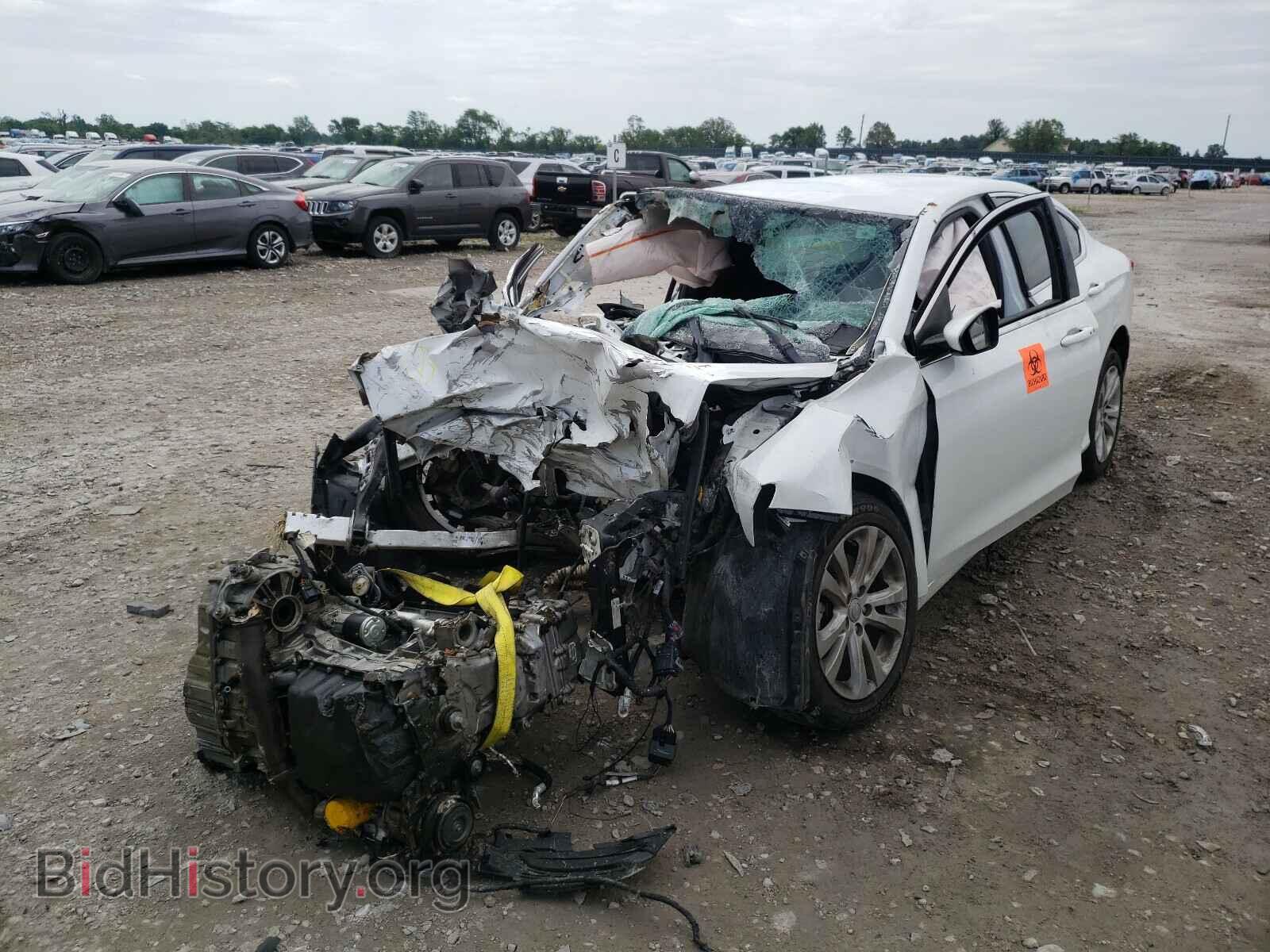 2015 CHRYSLER 200 - VIN: 1C3CCCAB1FN577707 - Photo 2