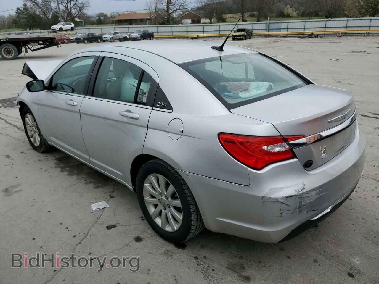 2011 CHRYSLER 200 - VIN: 1C3BC1FB6BN537724 - Фото 2