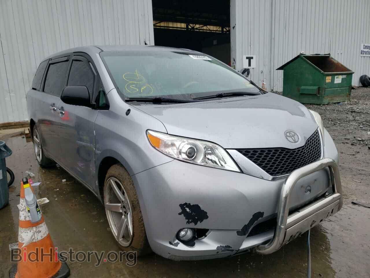 Photo 5TDZK3DC2DS304425 - TOYOTA SIENNA 2013