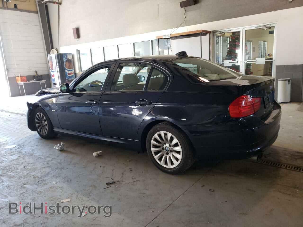 2009 BMW 3 SERIES - VIN: WBAPH73579E127753 - Фото 2