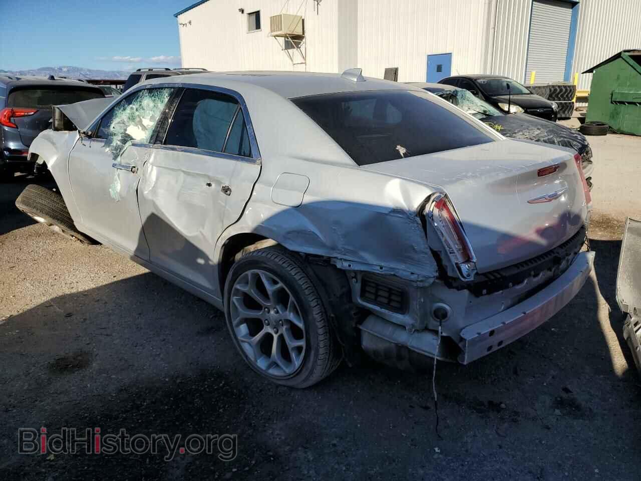 2019 CHRYSLER 300 - VIN: 2C3CCAPTXKH679028 - Фото 2