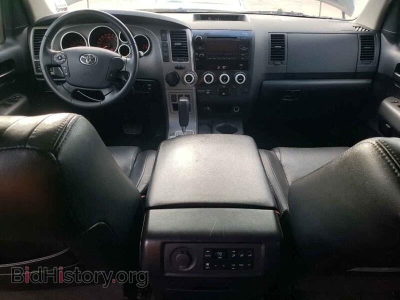 2011 Toyota SEQUOIA (VIN 5TDZY5G15BS034964) — photo 8 of 13